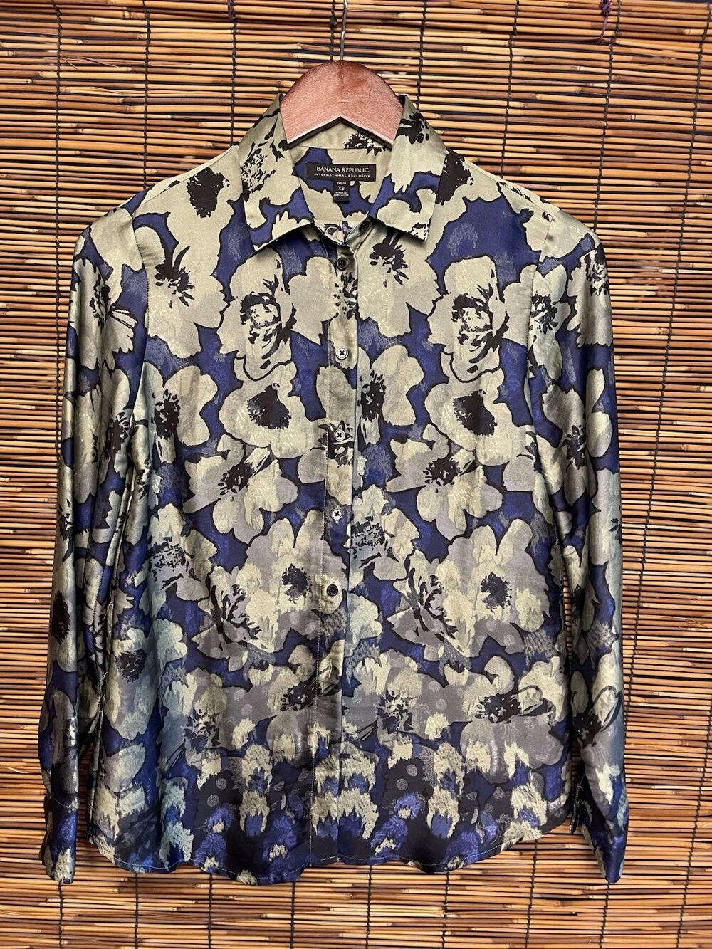 Banana Republic Shirt‎ Womens Petite XS XSP Blue Silver Jacquard Floral L/S